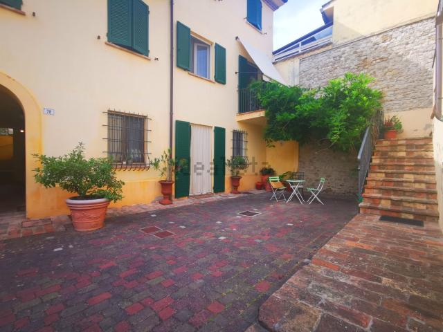 Appartamento in vendita di 190 m² in Via Gaetano Colombari