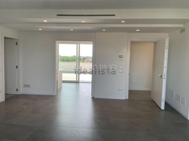 Appartamento in vendita di 190 m² in Via Giulio Cesare