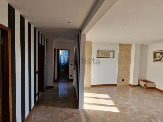 Appartamento in vendita di 190 m² in Via Giuseppe Flaiani