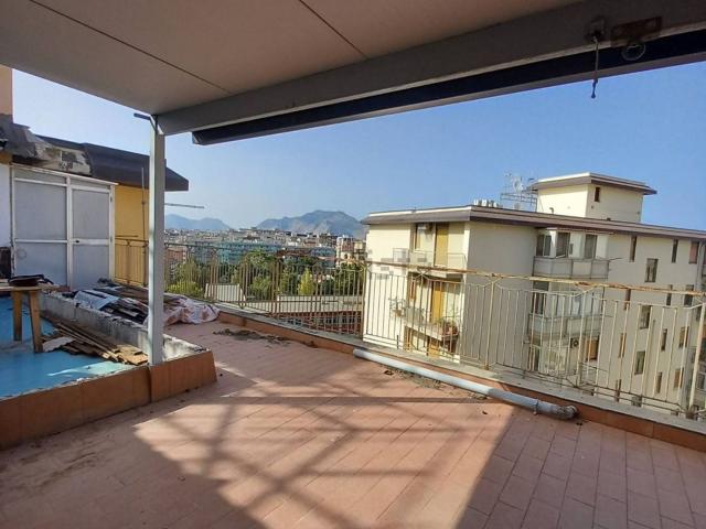 Appartamento in vendita di 190 m² in Via Giuseppe Li Bassi, 70