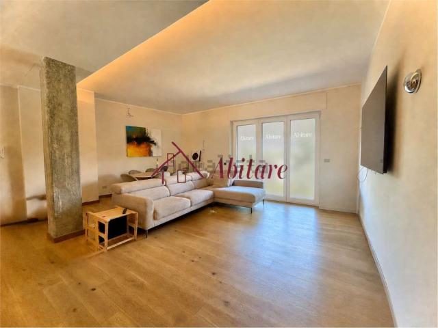 Appartamento in vendita di 190 m² in Via Giuseppe Miroglio, 9