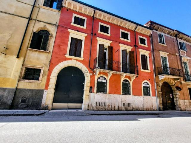 Appartamento in vendita di 190 m² in Via Giardino Giusti, 7