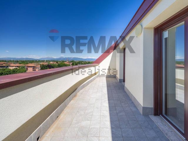 Appartamento in vendita di 190 m² in Via Giosuè Carducci, 3