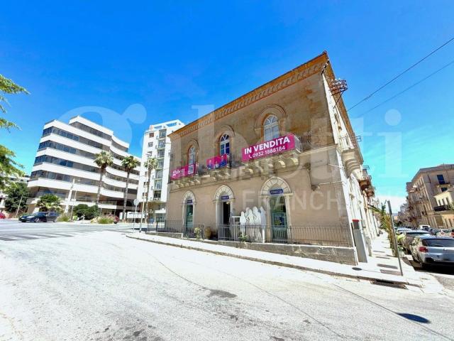 Appartamento in vendita di 190 m² in Via Dante Alighieri, 97