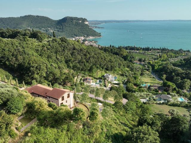 Appartamento in vendita di 190 m² in Via dei Campiani