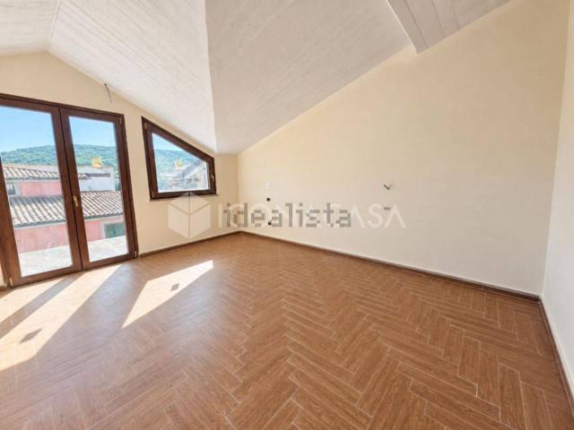 Appartamento in vendita di 190 m² in Via Del Lavoro, 13