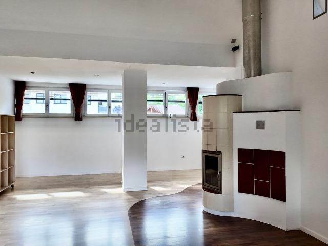 Appartamento in vendita di 190 m² in Via del Paese