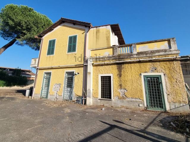 Appartamento in vendita di 190 m² in Via di Orti Poli