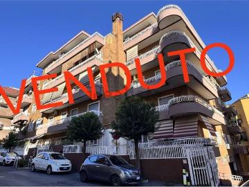 Appartamento in vendita di 190 m² in Via di Villa Lauricella, 37