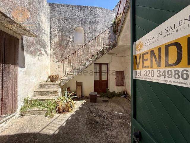 Appartamento in vendita di 190 m² in Via Duchessa D&apos Anna, 39