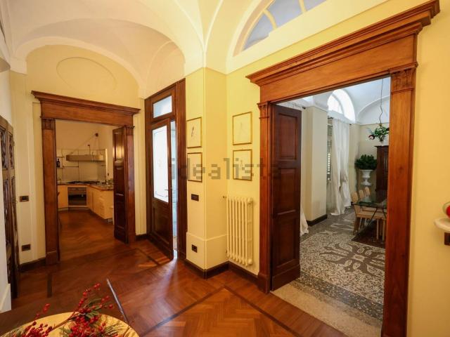 Appartamento in vendita di 190 m² in Via E. Bava, 22