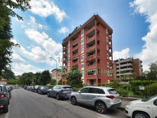 Appartamento in vendita di 190 m² in Via Fryderyk Chopin, 15