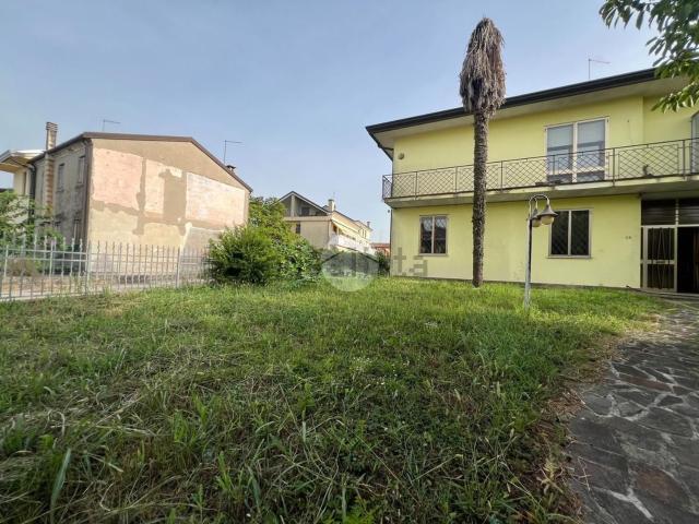 Appartamento in vendita di 190 m² in Via III Novembre, 2