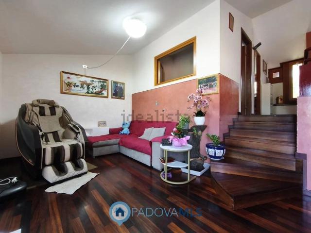 Appartamento in vendita di 190 m² in Via Luigi Cadorna, 20