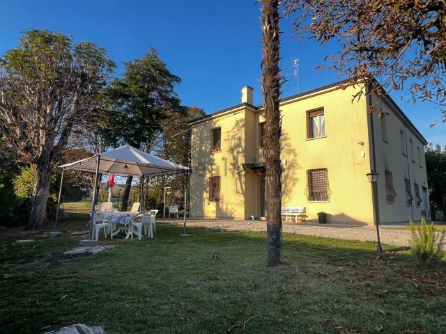 Appartamento in vendita di 190 m² in Via Montanara, 298