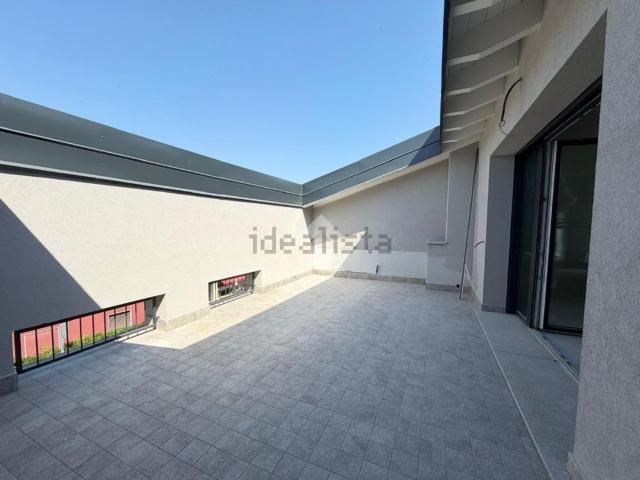Appartamento in vendita di 190 m² in Via Monte Bisbino, 1