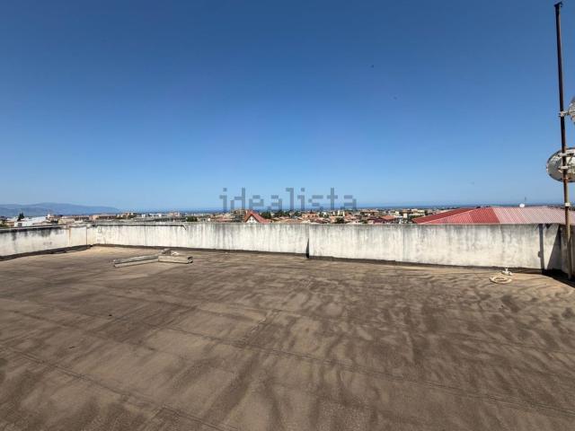 Appartamento in vendita di 190 m² in Via Medaglie D&apos Oro, 59
