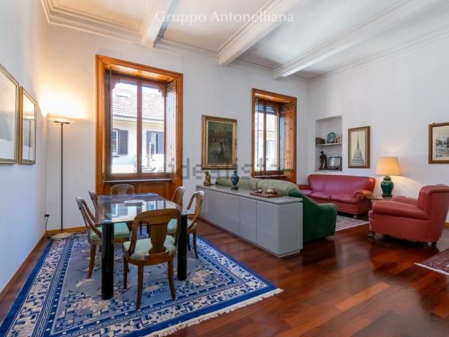 Appartamento in vendita di 190 m² in Via Nizza, 43