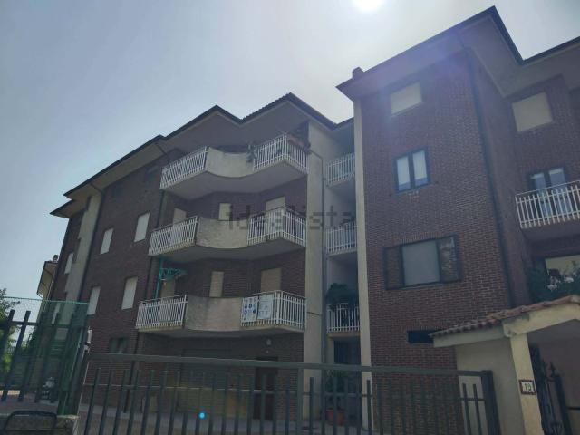 Appartamento in vendita di 190 m² in Via Salvo d&apos Acquisto, 19