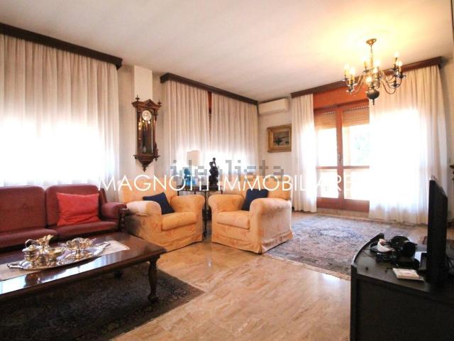 Appartamento in vendita di 190 m² in Via Santa Maria Crocifissa di Rosa