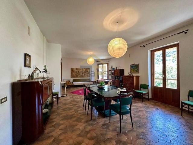 Appartamento in vendita di 190 m² in Via Segesta