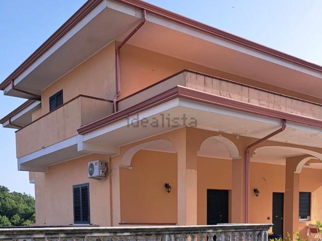Appartamento in vendita di 190 m² in Via Sila
