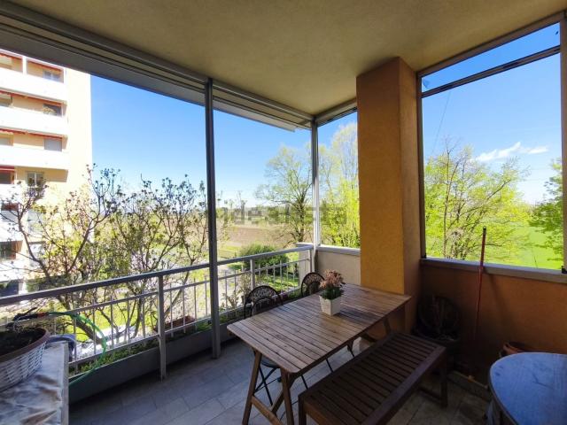 Appartamento in vendita di 190 m² in Via Sporting Mirasole, 33