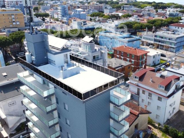 Appartamento in vendita di 190 m² in Via Padana