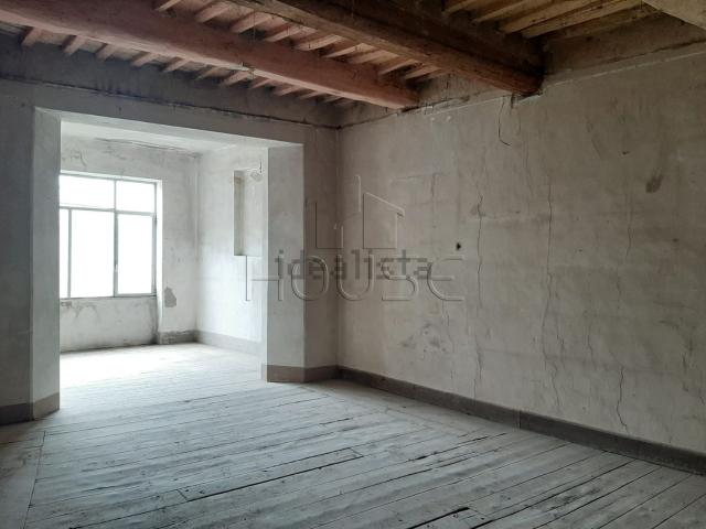 Appartamento in vendita di 190 m² in Via Petrogalli