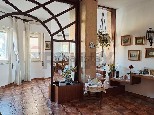 Appartamento in vendita di 190 m² in Via Piano di Gallo, 50