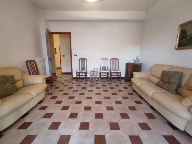 Appartamento in vendita di 190 m² in Via Pietro Gentile, 19