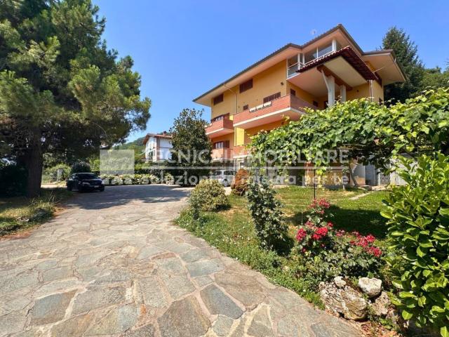 Appartamento in vendita di 190 m² in Via Roccaforte, 56