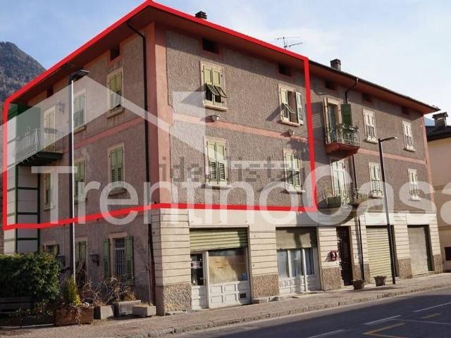 Appartamento in vendita di 190 m² in Via Roma, 17