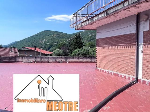 Appartamento in vendita di 190 m² in Via Ramiro Marcone, 19