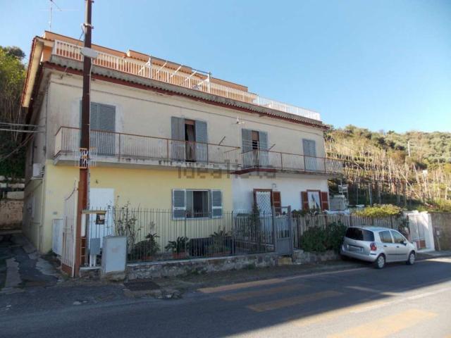 Appartamento in vendita di 190 m² in Via Torregaveta