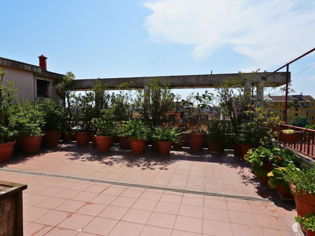 Appartamento in vendita di 190 m² in Via Tito Vignoli
