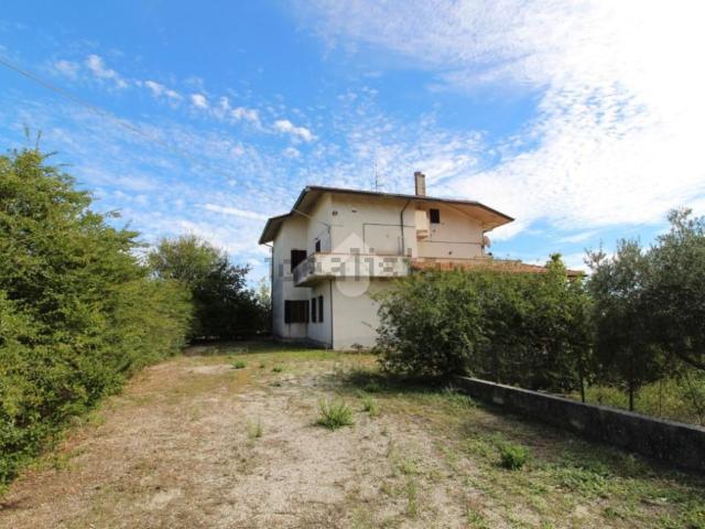 Appartamento in vendita di 190 m² in Via Vomano, 9