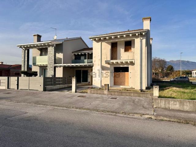 Appartamento in vendita di 190 m² in Via Valerio Giacobbo