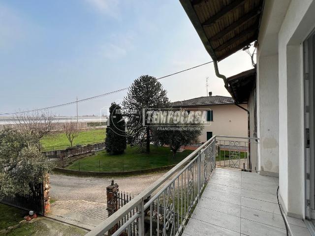 Appartamento in vendita di 190 m² in Via Vicinale Bassa, 28