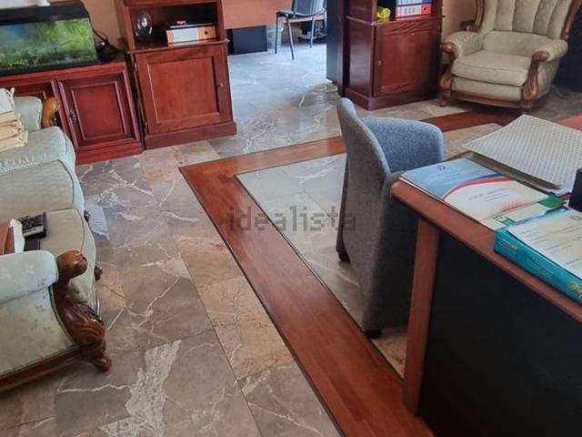 Appartamento in vendita di 190 m² in Viale Vincenzo de Filippis