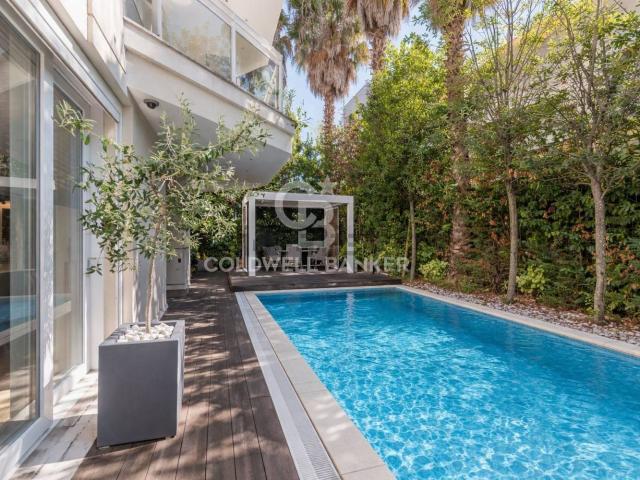 Appartamento in vendita di 190 m² in Viale Cavour, 25