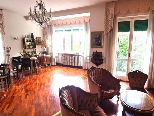 Appartamento in vendita di 190 m² in Viale Goffredo Mameli, 86