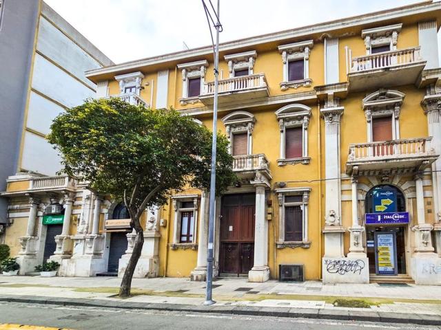 Appartamento in vendita di 190 m² in Viale San Martino, 296