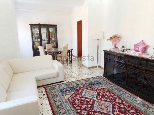 Appartamento in vendita di 190 m² in Corso Francesco Amatuzio, 142