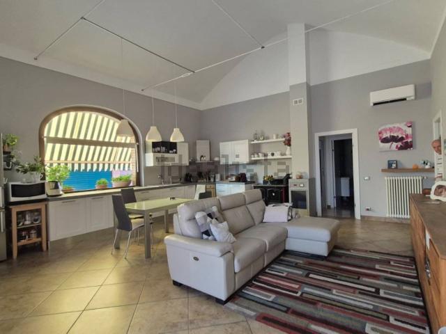 Appartamento in vendita di 190 m² in Località Campogrande, 2