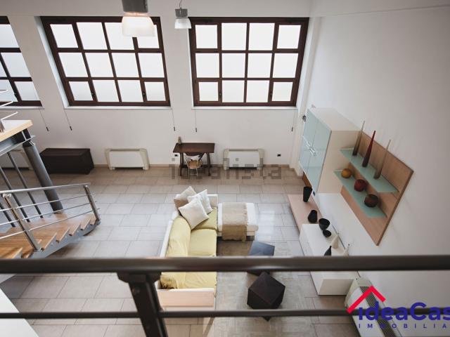 Appartamento in vendita di 190 m² in Piazza Don Evasio Ferraris, 13