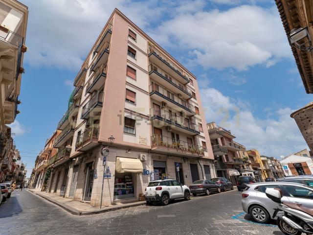 Appartamento in vendita di 190 m² in Piazza Indipendence, 3