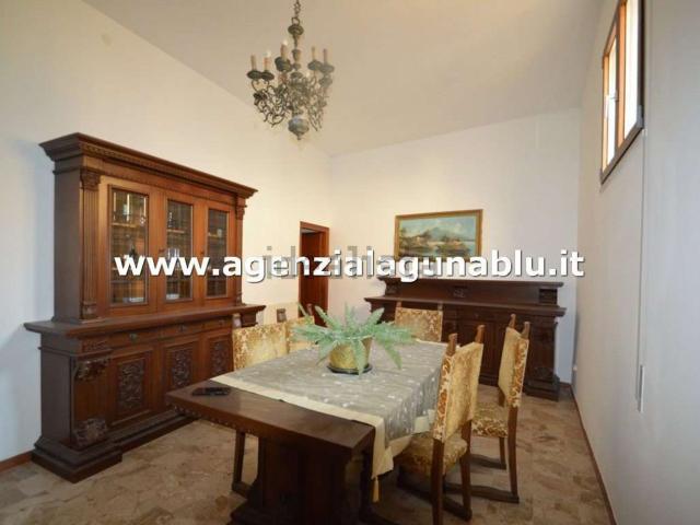 Appartamento in vendita di 190 m² in Piazza Porta Palermo
