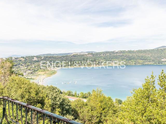 Appartamento in vendita di 191 m² in Via Antonio Gramsci