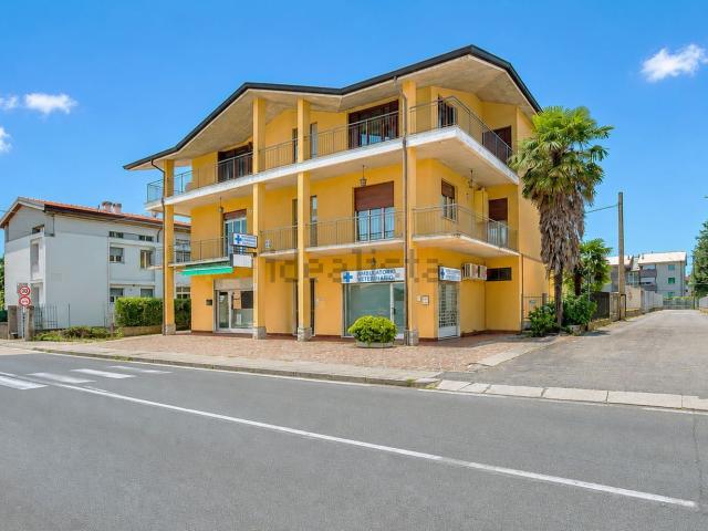 Appartamento in vendita di 191 m² in Via G. Donizetti, 24